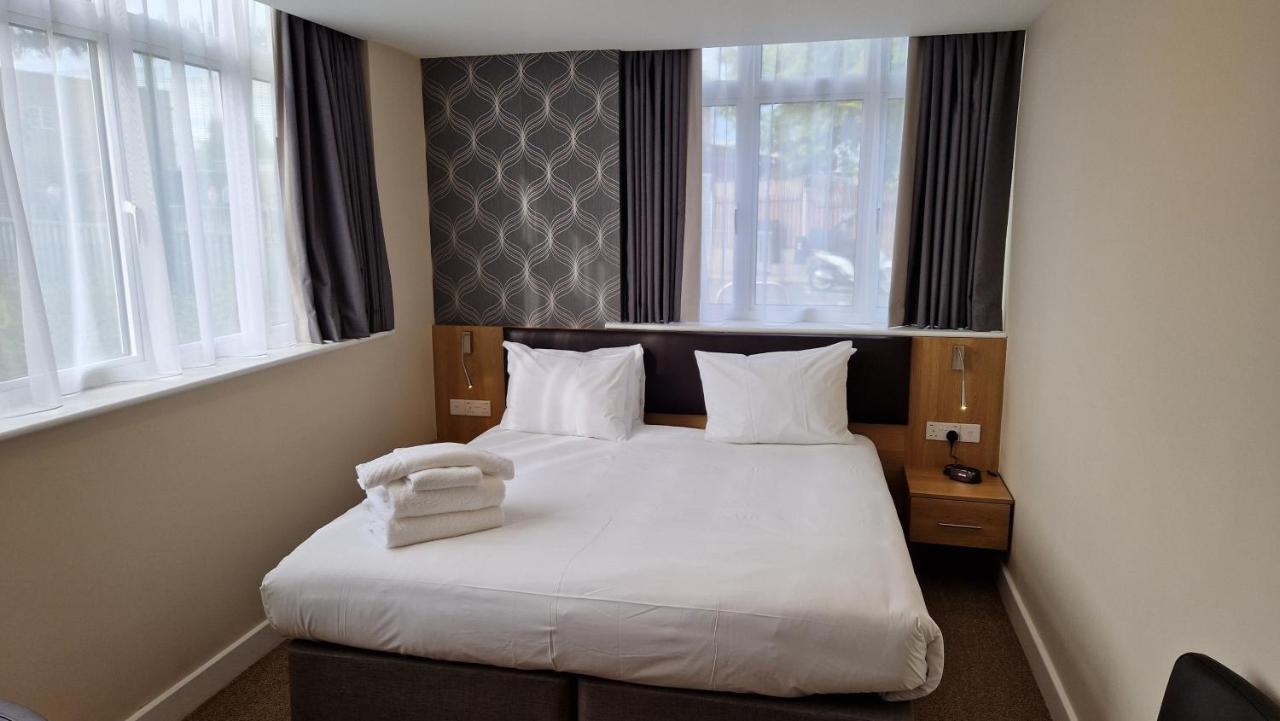 Best Western Northfields Ealing Hotel Лондон Экстерьер фото